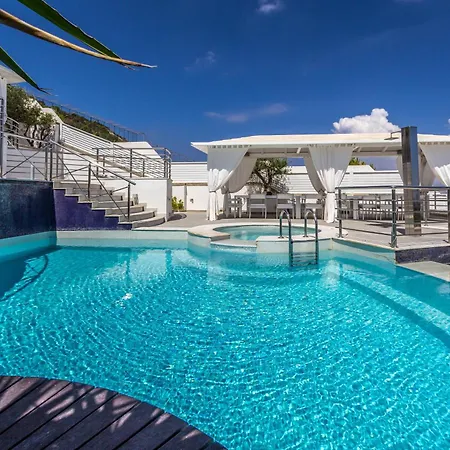 Cjp 329 Bay Villa *